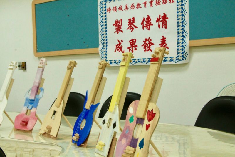五常國中跨領域美感教育課程”製琴‧傳琴” 結合音樂、生活科技、理化 學生自製三弦木琴各具特色與創意。 中央社
